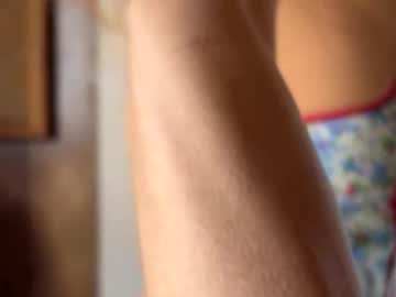 mommamia12's chat room