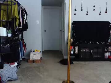 yellowpony121212's chat room