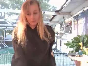 yoursecretgirlfriend963's chat room