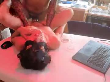 monkandmia's chat room