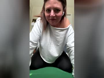 sassynsweetmilf's chat room