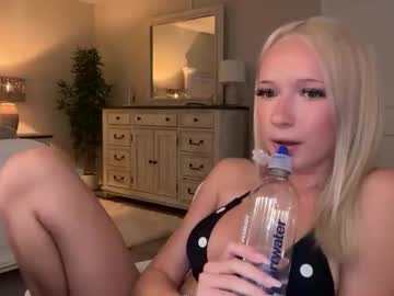 roxyrain2736's chat room