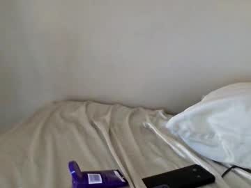 tinywithtiddies's chat room