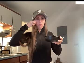 laylahlaylah1's chat room