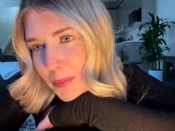 lilpinkbean's chat room