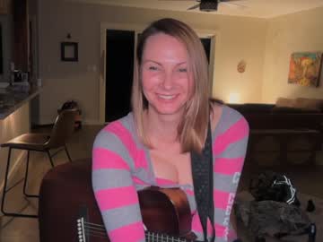 kaileeshy's chat room