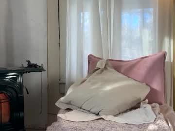 mommamia12's chat room