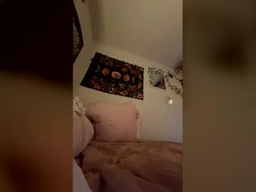 juicylucielatenights's chat room