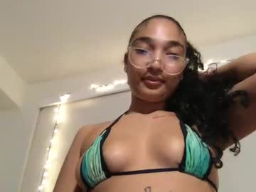 rosalinatoosexy's chat room