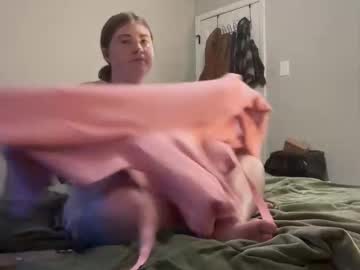 twinfl4m3ss's chat room