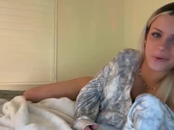 ella_hill's chat room