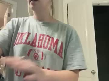 leanneluxecouple's chat room