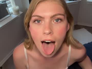 elliee81's chat room