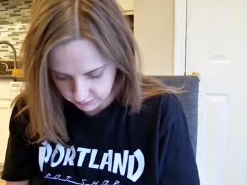 tinywithtiddies's chat room