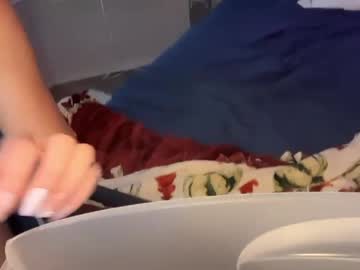 elliee81's chat room