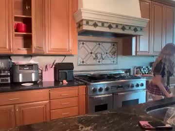 lunarose17's chat room