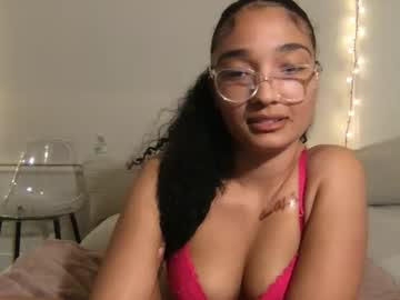 rosalinatoosexy's chat room