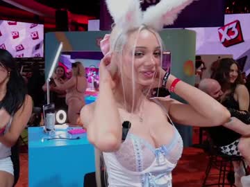 bunnydollstella's chat room