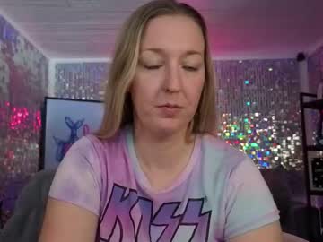 lucyallen4201's chat room