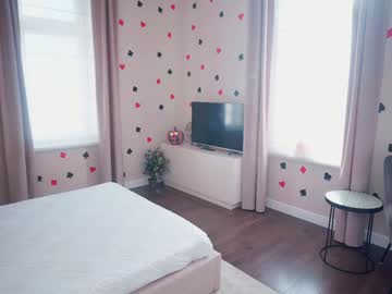 newchloe18's chat room