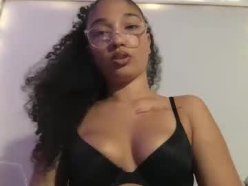 rosalinatoosexy's chat room