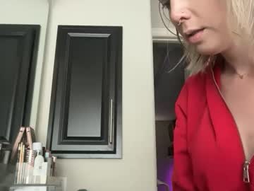 leanneluxecouple's chat room