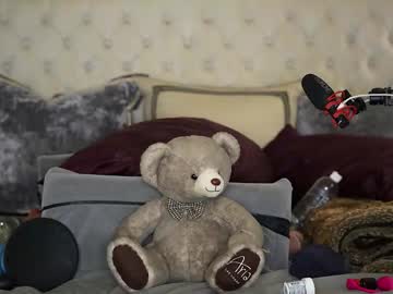 avalonnfoxx's chat room