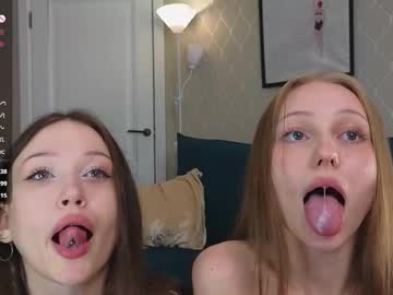 2mamacitas's chat room