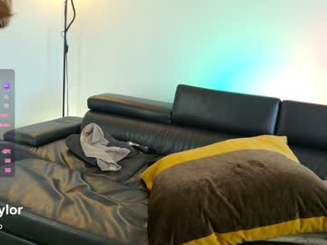 _taylormoon's chat room