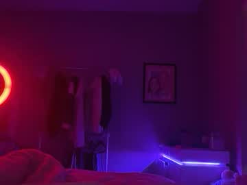 theblondeetwinss's chat room