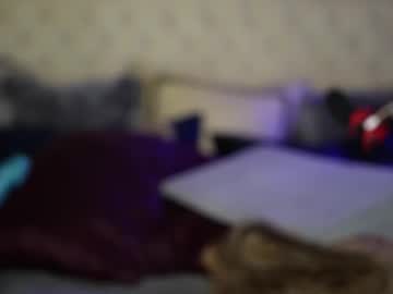 avalonnfoxx's chat room