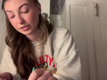 fantasyella's chat room