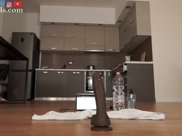 serareads's chat room