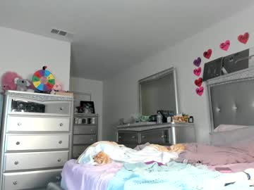 mariahpinkkitty's chat room