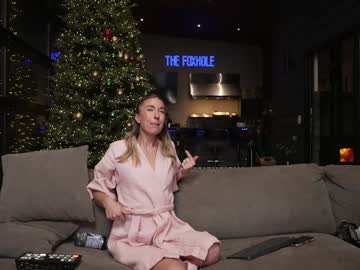 blondefoxsilverfox's chat room