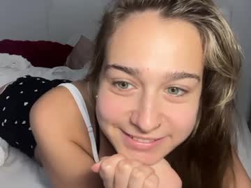 elenahere4u's chat room