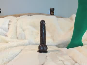 eatmygingersnapps's chat room