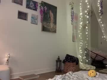 annieangel18's chat room