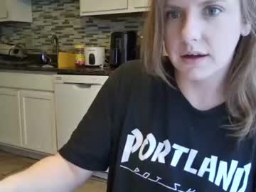 tinywithtiddies's chat room