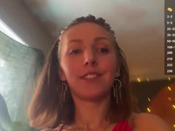 abbienextdoor's chat room