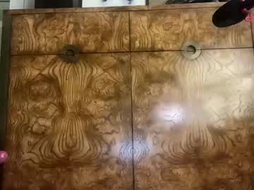 avalonnfoxx's chat room