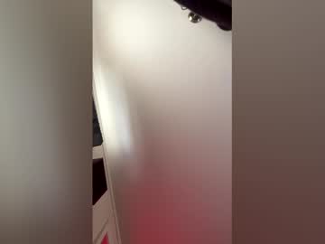 nakedandstonedd's chat room