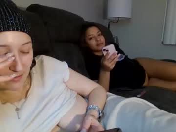 adriana318798's chat room