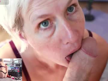 goddexxofpleasure's chat room