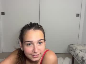 elenahere4u's chat room