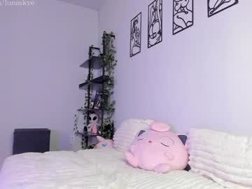 xlunaskye's chat room