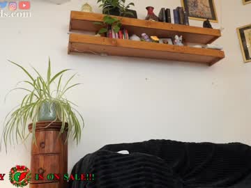 serareads's chat room