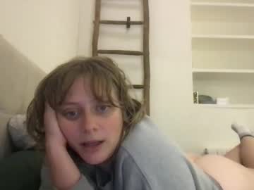 daisy_lately's chat room