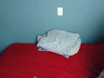 petitestrawberry18's chat room