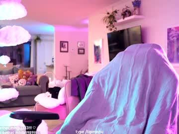 misshowl's chat room